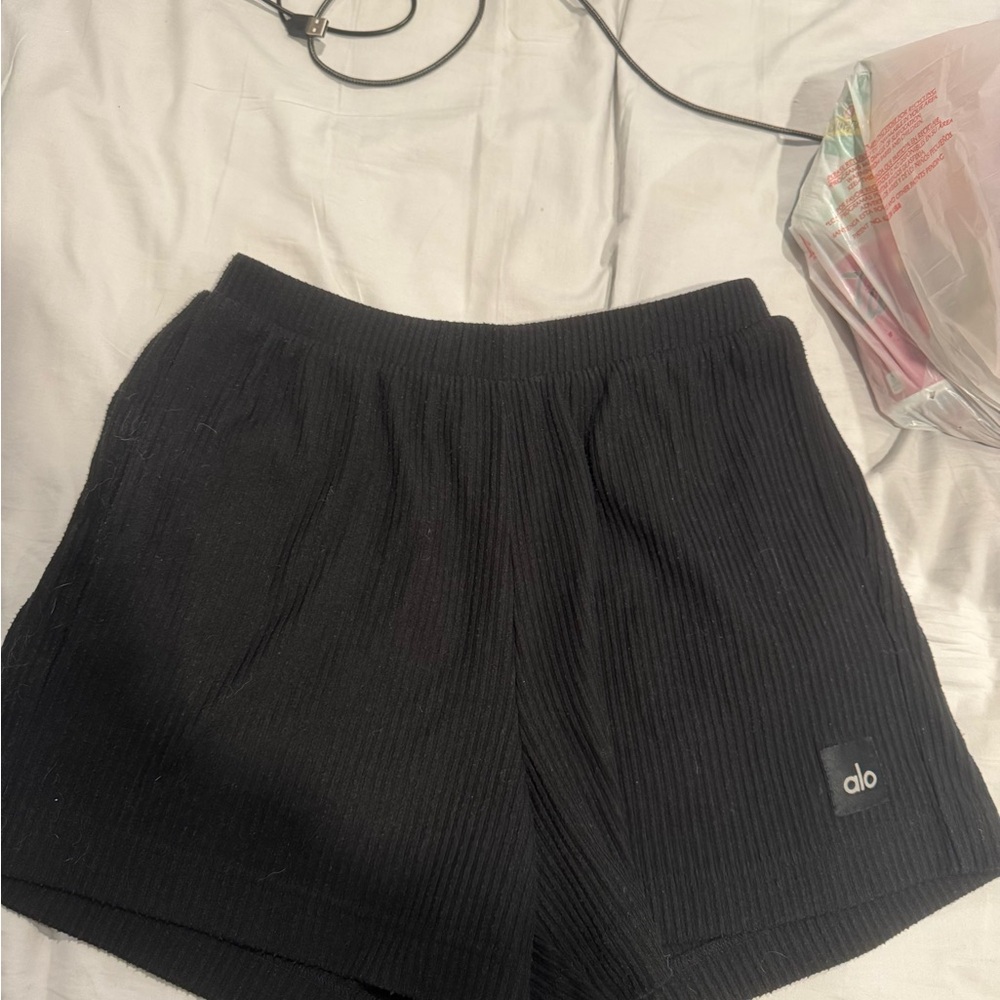 Alo Yoga Black Ribbed Women Shorts
